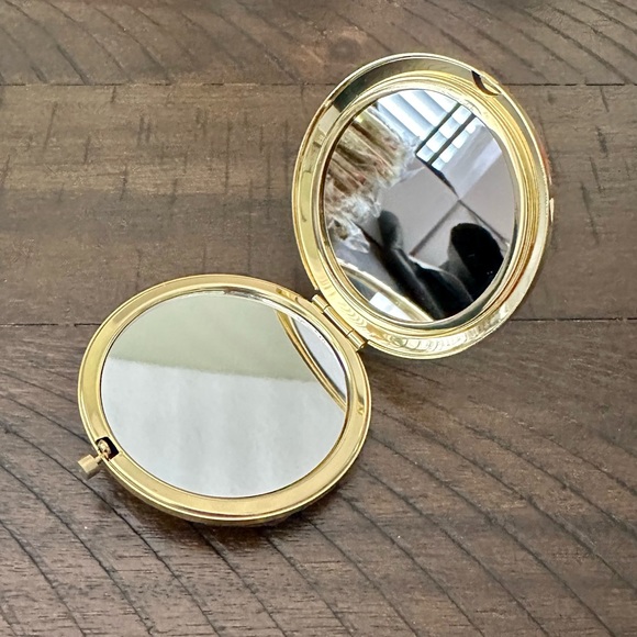 NEW!! Glam Compact Mirror - Picture 6 of 13